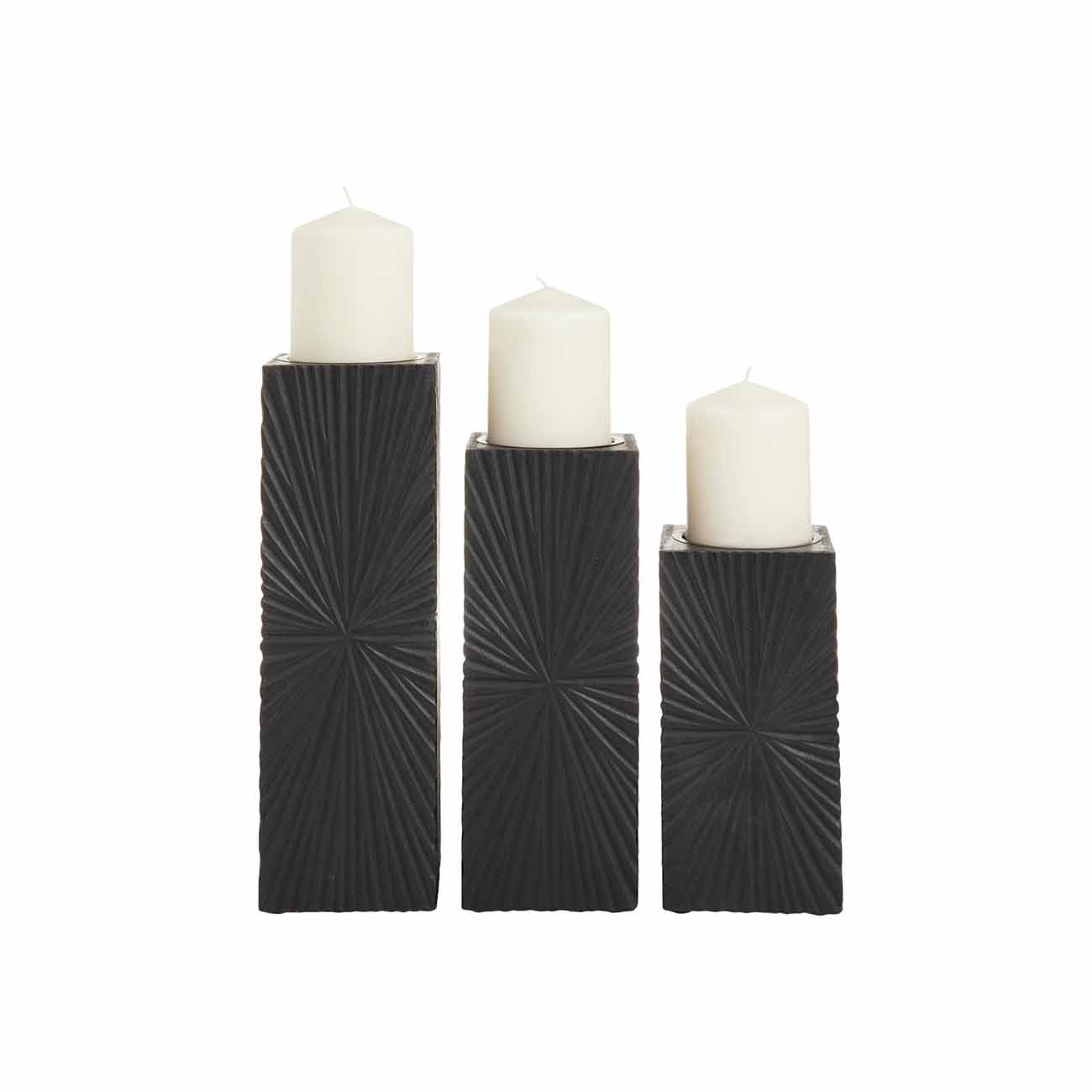 Juego de 3 candelabros de madera tallada con diseño geometrico color negro