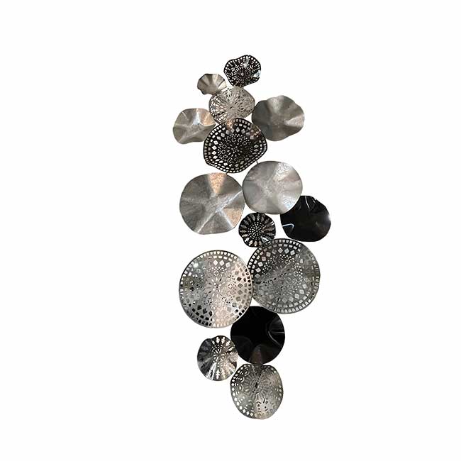 ARREGLO DE PARED NEGRO CON PLATEADO
