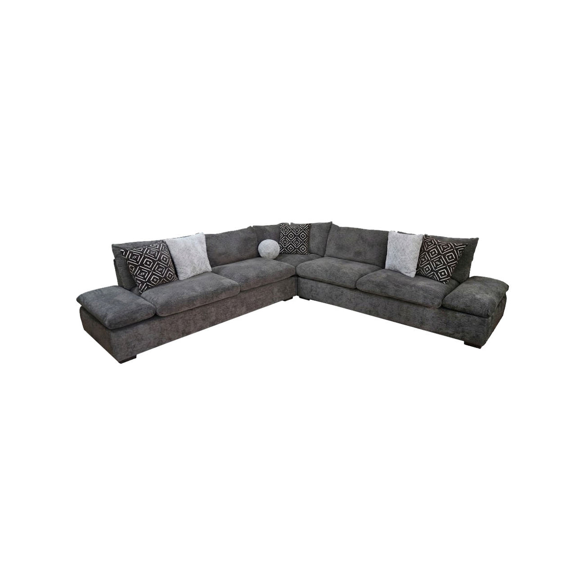 Sala modular Faryl color cafe con cojines decorativos